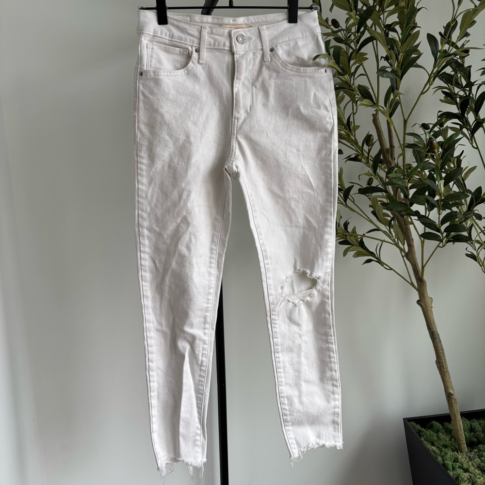 • [Levi’s] 721 High Rise Skinny Ankle •